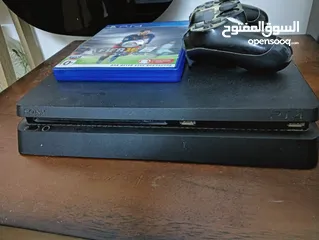  2 PS4 1TB with controller