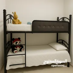  1 تخت طابقين حديد متين بجودة ممتازة للبيع - استعمال شهرين فقط - تصميم أنيق وسعر مناسب جداً