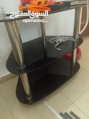  1 طقم كنب 9 مقاعد بحاله جيده مع طاوله تلفاز زجاج