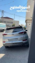  2 Hyundai Tuscan 2016