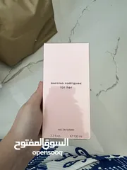  22 عطور و ميك اب ماركات