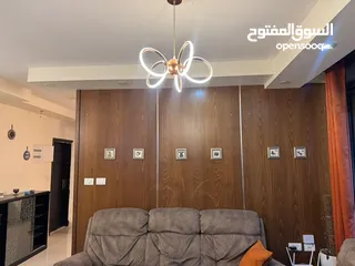  4 شقة للايجار في الطيرة بعد دوار نبيل الشقة مطلة ومفروشة ويوجد مخزن وموقف خاص مع الشقة