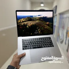 6 MacBook Pro 2019 A2141 core i7 10th gen 4gb dadicated graphics