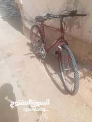  3 بسكليت. TREK