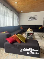  2 وكورنر عشر مقاعد   وبفة وطاولة وسط فورمايكا