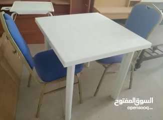  1 طاولة قابلة للطي مقاس 160×80 طاولة شاشة مقاس 120×45 طاولة متحركة مقاس 90×50