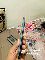  8 ميت 40 برو مع الشاحن معفي ضريبة حمايه في الظهر فيه خبطه في الشاشه لا تأثر على الاستعمال 256جيجا 5G
