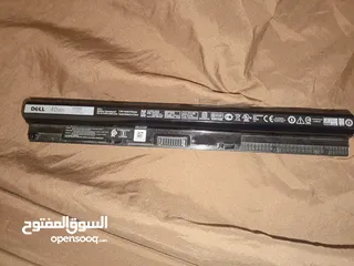  1 بطارية Dell أصلية 40Wh للبيع – بحالة ممتازة مع توصيل