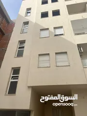  3 شقة في شارع البغدادي نص تشطيب  قريبة علي الطريق
