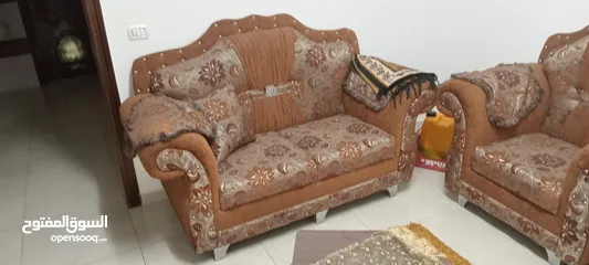  2 كنب غرف ضيوف 9 مقاعد حلحول للبيع