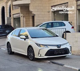  1 هايبريد تويوتا كورولا كهرباء & بنزين