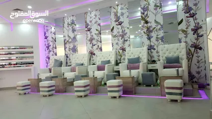  9 .صالون للعناية بالاظافر و سبا    .                          .Nails Spa &More .