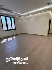  3 للإيجار شقة في غرب عبد الله المبارك (المجد) من بناية زوية أول ساكن