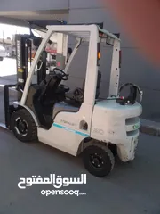  2 رافعات شوكية للبيع بأحجام مختلفه