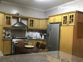  9 شقة للبيع في اجمل منطقة في ضاحية الامير راشد بدون الفرش