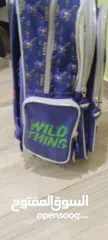  3 حقيبة اولاد مدرسية ذات جودة عالية و استعمال و حفاظ على الحقيبة بحالة ممتازة شبه جديدة و لا عيوب