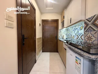  17 26 استديو للبيع عند الجامعة الاردنية تشطيب جديد حمام و مطبخ لكل استديو عائد استثماري مميز جدا و مميز