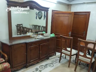  4 طاولة سفرة مع بوفيه للبيع