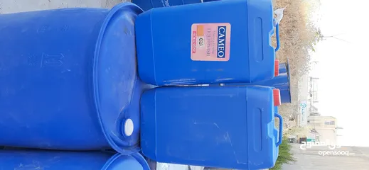  19 براميل بلاستيك + حديد