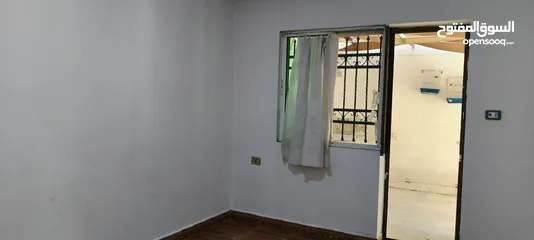  26 شقه للايجار ، ام نواره ،حي عدن تقاطع شارع أبو طالب مع شارع عبد المجيد المعايطه، مقابل مسجد الشورى