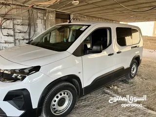  4 بيجو ريفتر