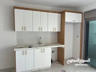  2 شقه فارغة للايجار فرب  الكلية الأهلية وشارع ركب