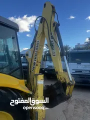  5 حفار NEWHOLLAND LB110B -4pS