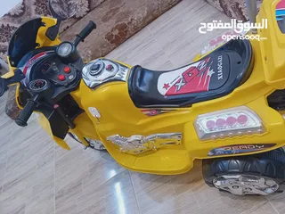  2 دراجة اطفال كهربائية شحن بحالة ممتازه للبيع