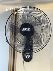  2 مروحه مع روموت دجتل حائط  مروحه مكتبيه  بأفخم الماركات العالمية  بكفالة سنتين من الوكيل..