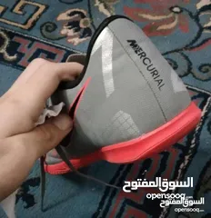  2 بوت نايك لكرة القدم للبيع