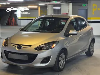  1 مازدا 2 هاتشباك 2013  فحص جيد  صيانة وكالة  حالة ممتازة  اقتصادية وعملية