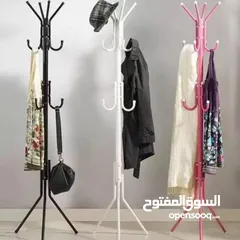  3 شماعة الملابس الكلاسيكية – ترتيب وأناقة في بيتك!  شماعة الملابس الكلاسيكية هي الحل المثالي لكل بيت