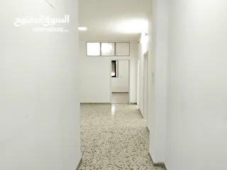  4 شقة للايجار حلحول الشارع الرئيسي