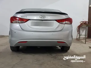  5 هونداي افانتي MD 2011 بنزين اصلي ... لون سلفر للبيع ..قابل للبدل على هايبرد
