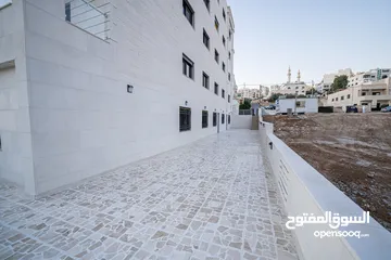 9 شقة شبه أرضي للبيع في مشروع الصفوة – مدخل وكراج مستقل (مساحة داخلية واسعة 200م2 +  خارجية 250م )