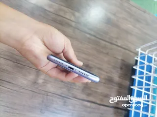  4 آيفون 11 للبدل أو للبيع