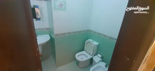  4 شقة مفروشة الرابية 3 نوم 4 حمام غسيل برندة طابق اول