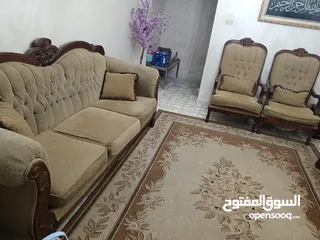  7 طقم كنب مستعمل بحاجة قشاطات وخياطة القماش وتنظيف  للبيع بسعر مناسب
