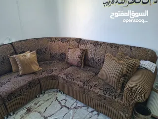  1 طقم كورنر 8 مقاعد مستعمل بحالة جيده وبسعر مغري جدا(قابل للمفاصلة)