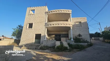  1 فيلا مستقلة عظم للبيع