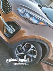  7 KIA SPORTAGR LX 2020