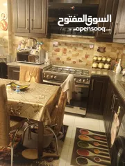  4 شقه للبيع طابق ارضي موقع مميز