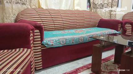  1 sofa 3+1+1 and table