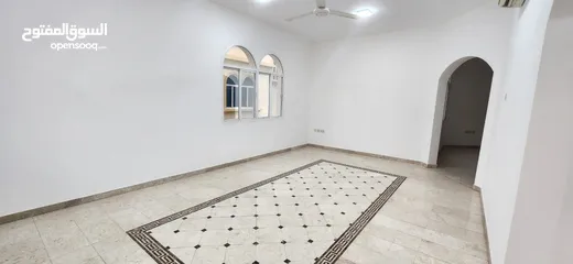  8 1me11 Beautifull 5 BHK villa for rent in azaiba