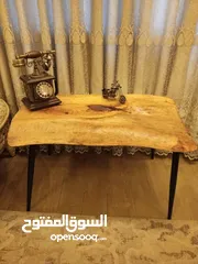  26 تحف خشبية يدوية