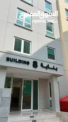  10 شقه سكنية للبيع في مسقط جراند مول مبنى 8 مساحة كبيره مؤثثة ومكيفه فاخره مباشرة من المالك