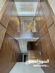  5 شقة طابق ثاني 150م من المالك تبعد 1كم عن طريق المطار