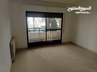  3 في أجمل مناطق عبدون طابق أول 205م بتشطيبات راقية وسعر مميز / ref 9427