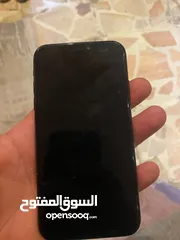  2 آيفون 11 بحاله جيده