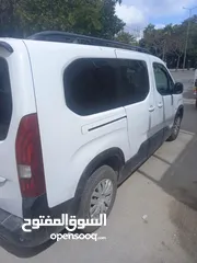  3 بيجو ريفتر
